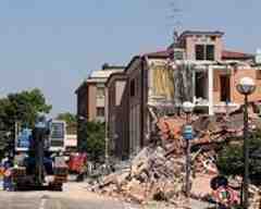 four guilty of manslaughter in italy quake trial